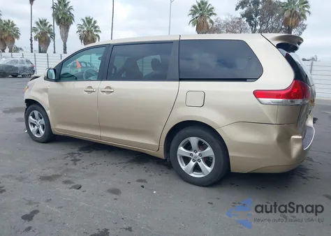 2011 Toyota Sienna Le z USA, uszkodzony, nr VIN 5TDKA3DC4BS005116